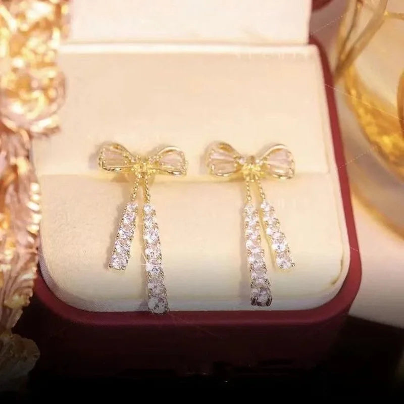 Temperament Bowknot Dangle Stud Earrings For Women Chic Gold Color Shiny Rhinestone Long Earrings Fashion Trendy Jewelry